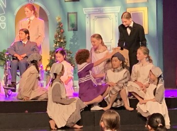 Annie & the Kids at Christmas